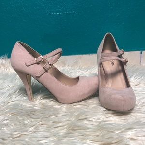 Pink brand new heels